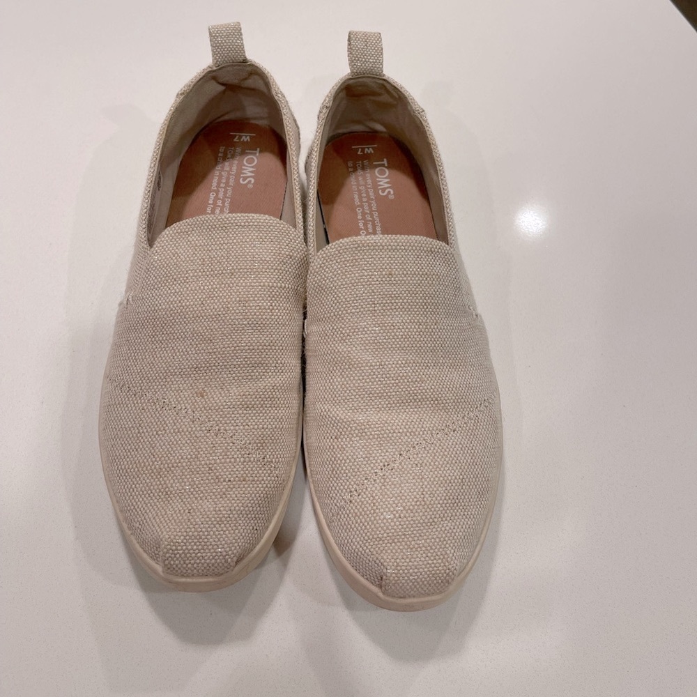 TOMS, size 7, sparkling cream color